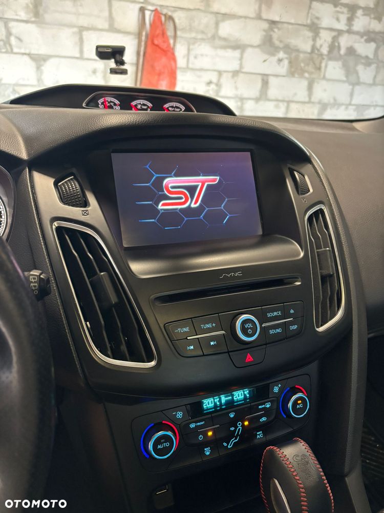 Ford Focus 2.0 TDCi ST-2 PowerShift - 12