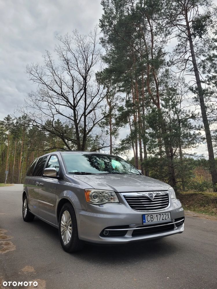 Lancia Voyager - 4