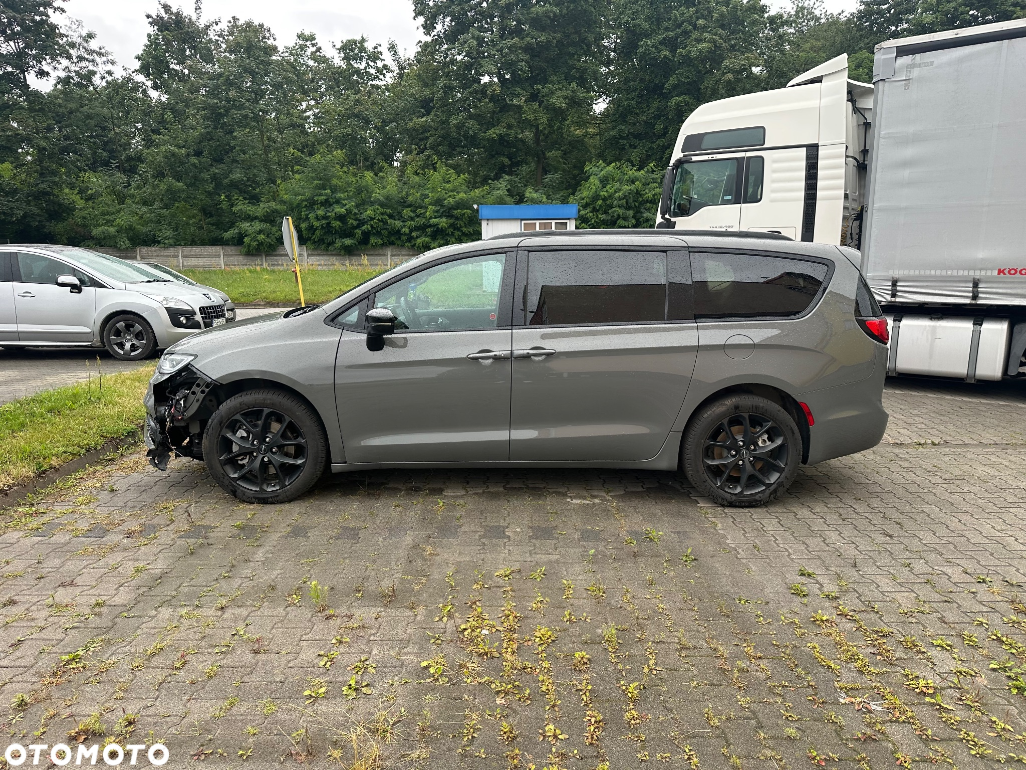 Chrysler Pacifica - 6