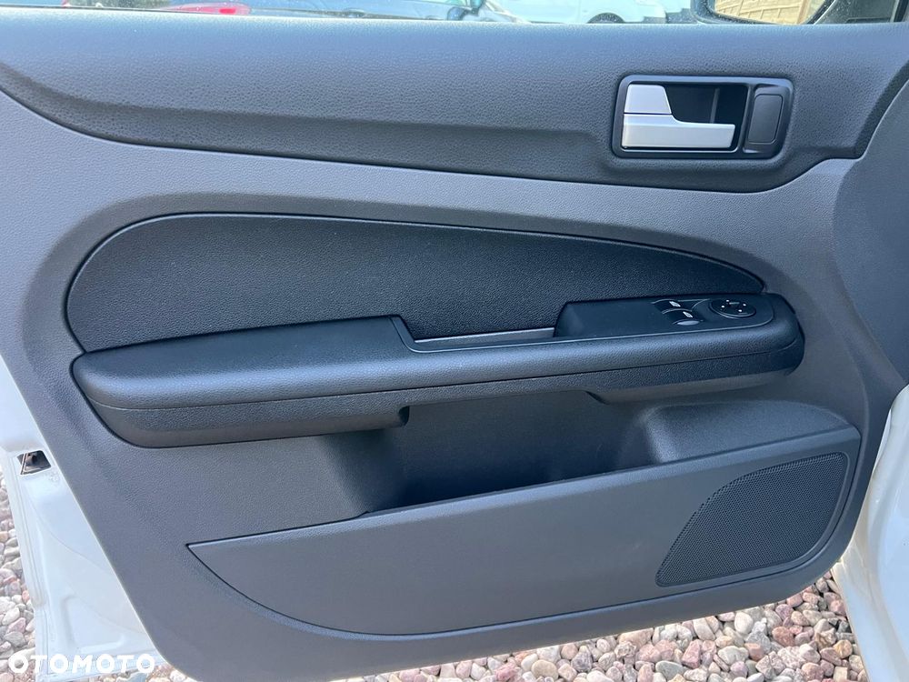 Ford Focus 1.4 Ambiente - 24