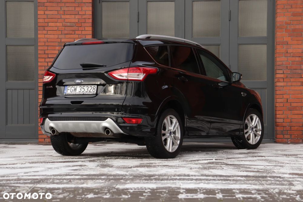 Ford Kuga 2.0 TDCi 2x4 Titanium - 10