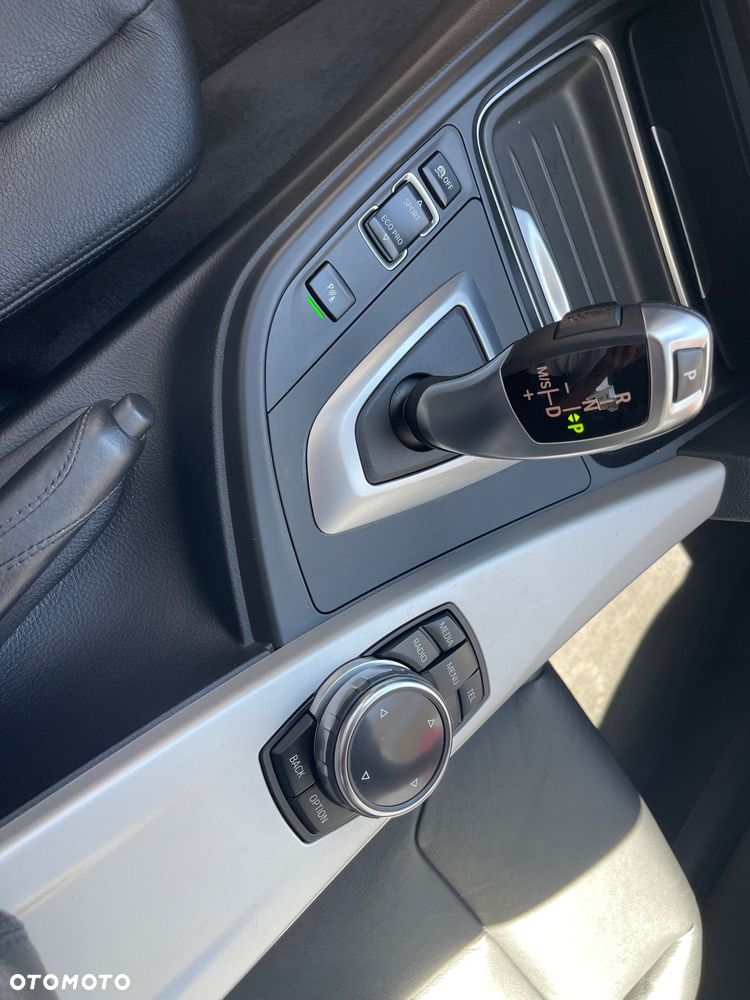 BMW Seria 3 320i - 16