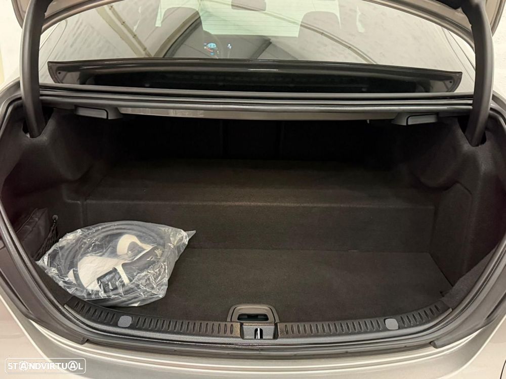 Mercedes-Benz E 300 de Avantgarde 4Matic - 57