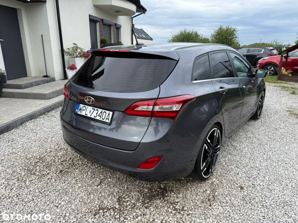 Hyundai i30 1.6 CRDi Premium - 17