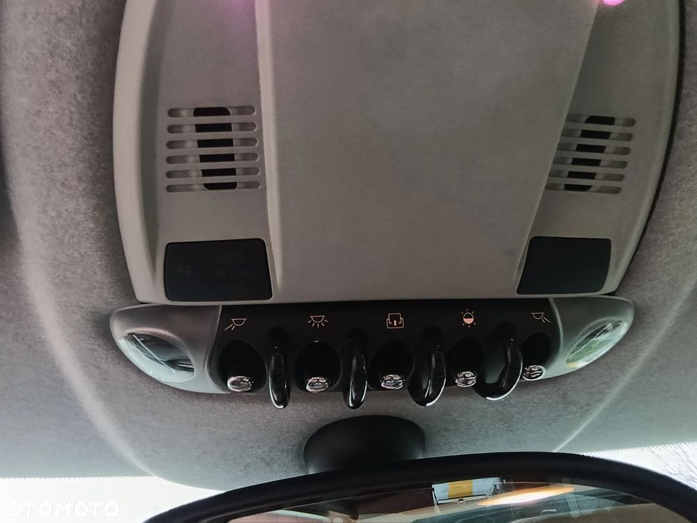 MINI Cooper Standard - 11