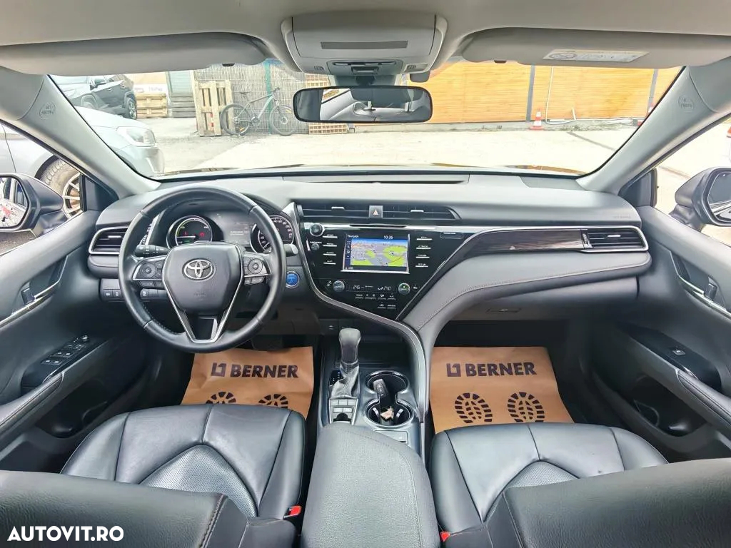 Toyota Camry 2.5 Hybrid Business - 2