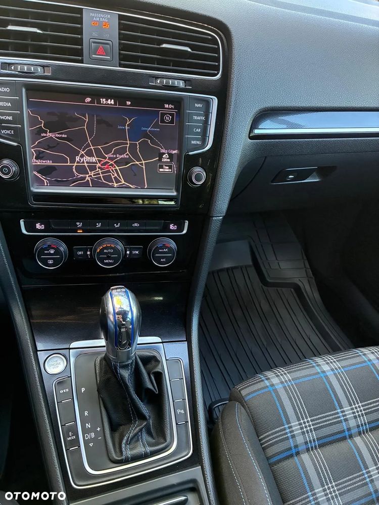 Volkswagen Golf 1.4 GTE Plug-In-Hybrid DSG - 24