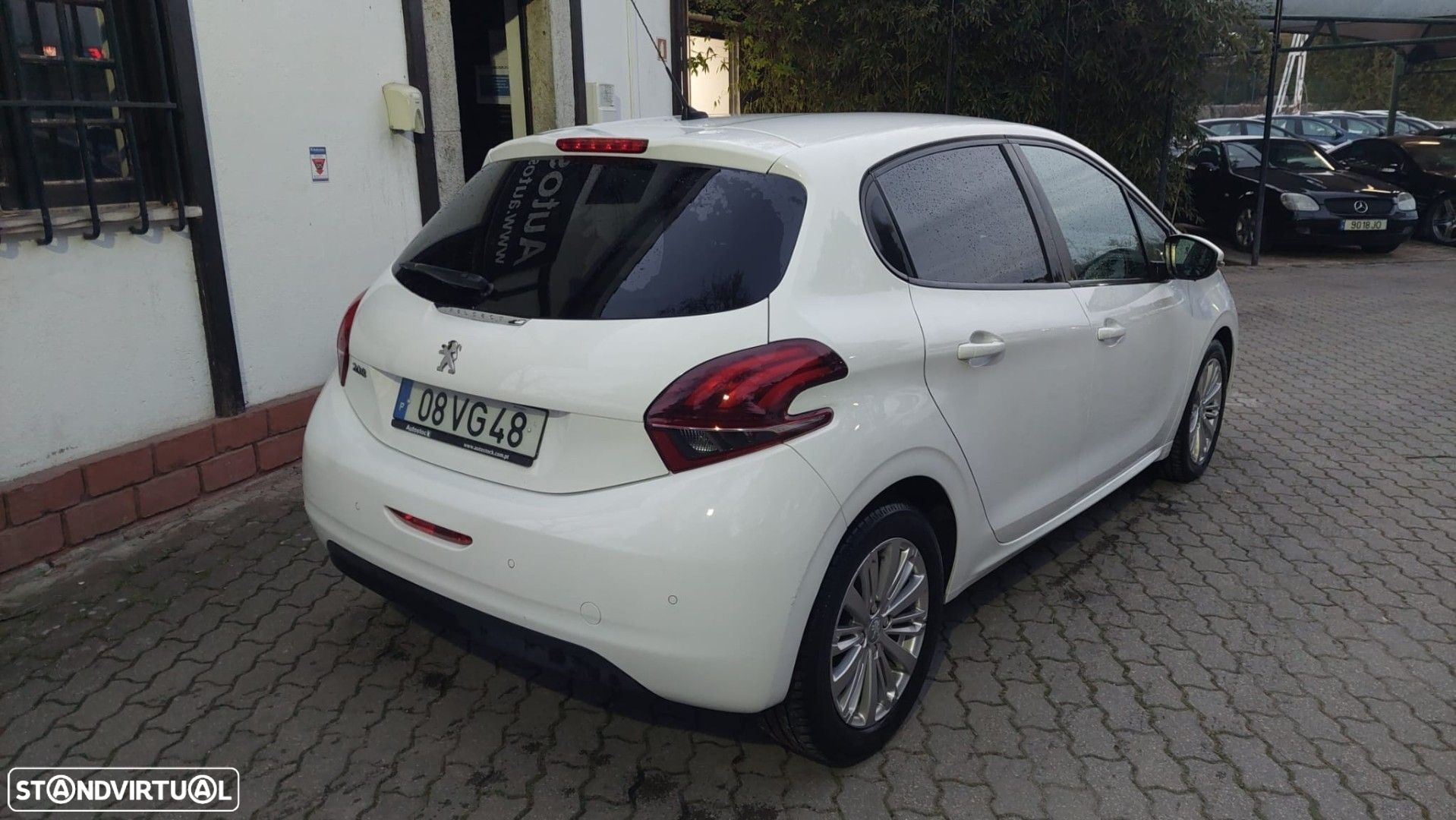 Peugeot 208 1.2 PureTech Signature - 3