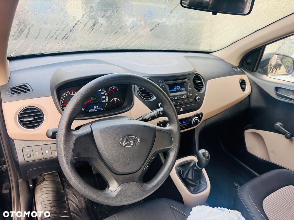 Hyundai i10 1.1 Premium - 16