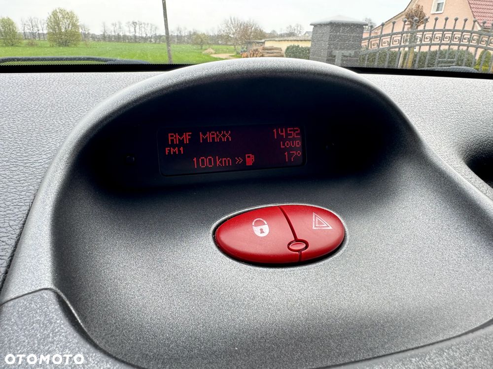 Peugeot 206 110 JBL - 22