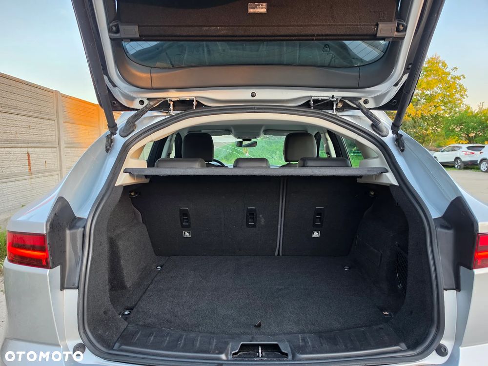 Jaguar E-Pace P200 AWD R-Dynamic S - 19