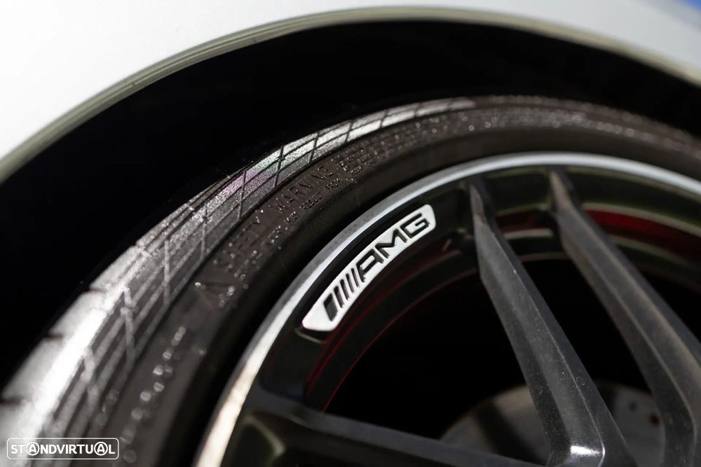 Mercedes-Benz CLA 45 AMG S Shooting Brake 4Matic+ - 22