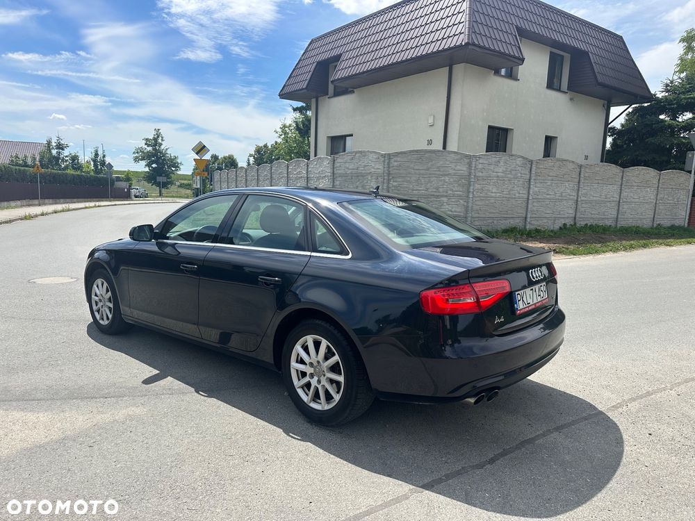Audi A4 Limousine - 4