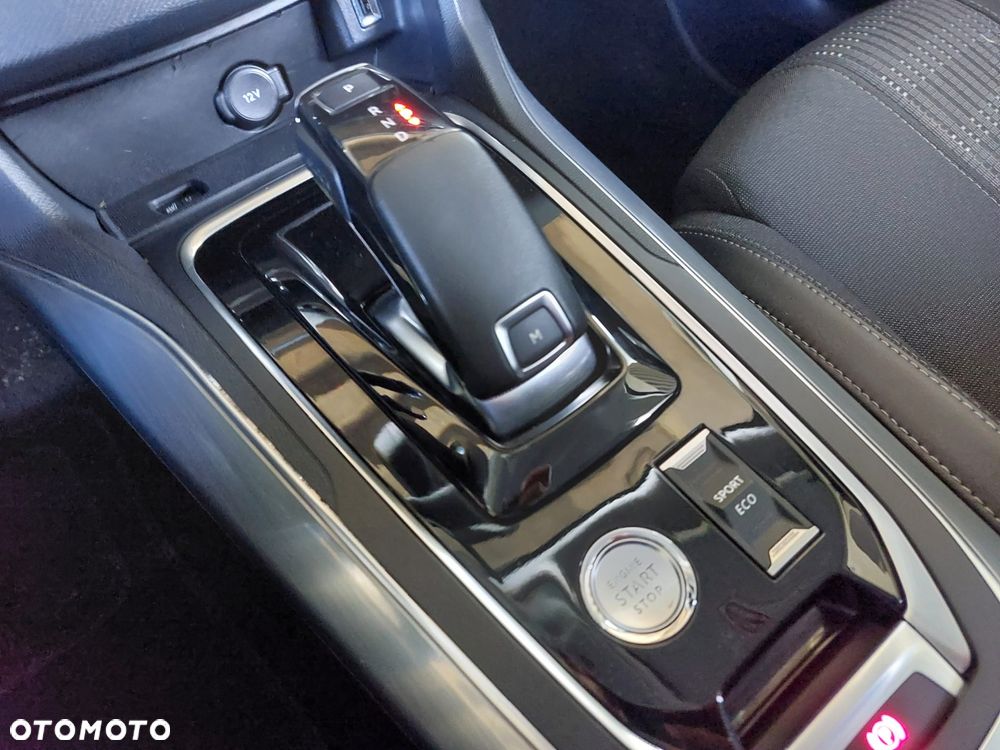 Peugeot 308 BlueHDi 130 EAT8 Black Edition - 20
