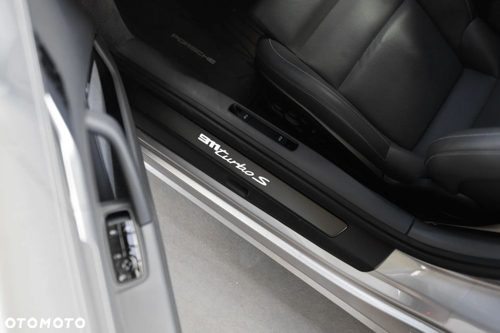 Porsche 911 Turbo S - 20
