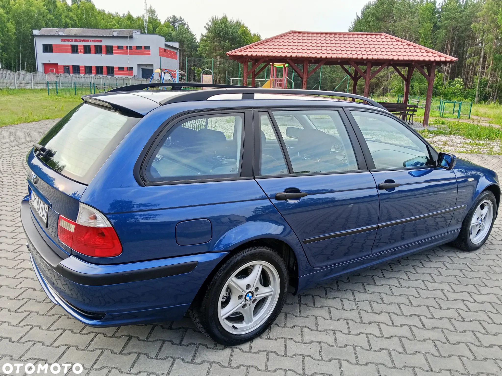 BMW Seria 3 318i Touring - 17