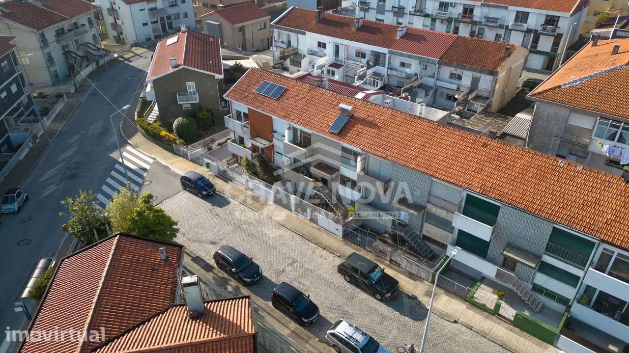 Moradia em Banda V3+1 em Santo Ovídio, Vila Nova de Gaia - Grande imagem: 2/23