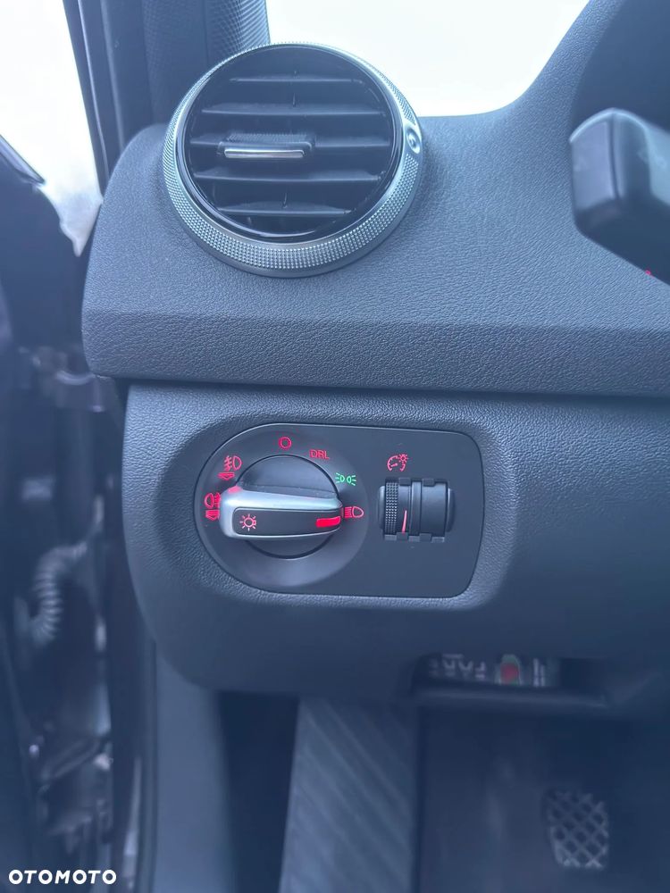 Audi A3 Sportback 2.0 TDI DPF quattro S line Sportpaket - 14