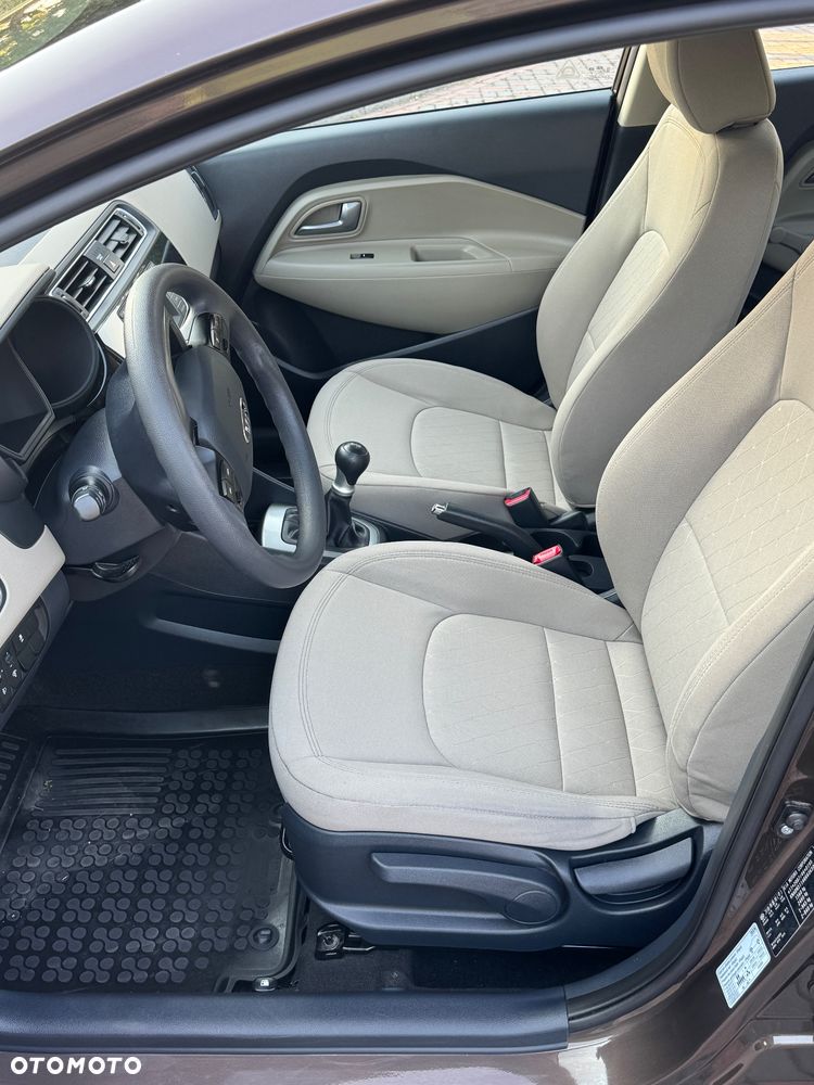 Kia Rio 1.2 L - 7