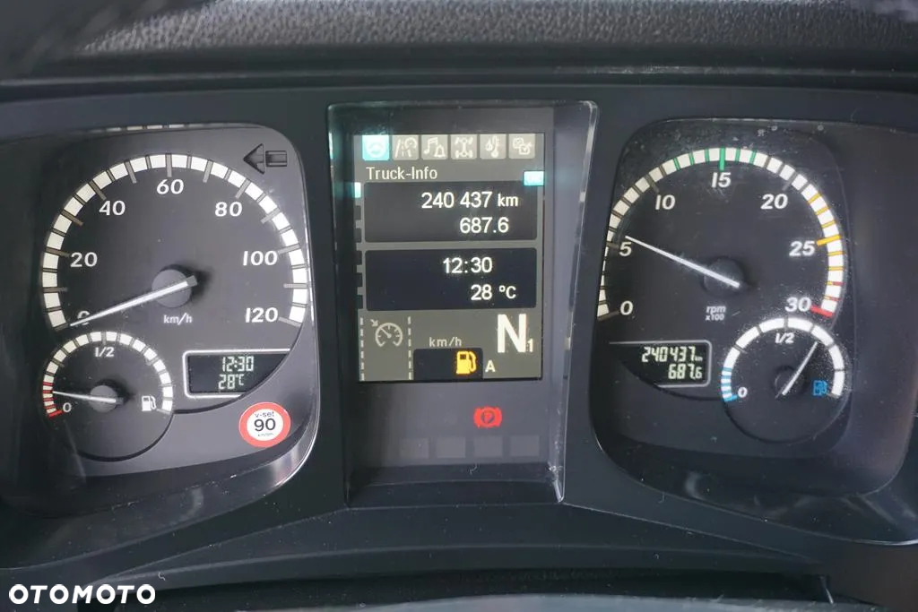 Mercedes-Benz / ANTOS / 1832  / E 6 / IZOTERMA + WINDA / 18 PALET / OTWIERANY BOK - 12