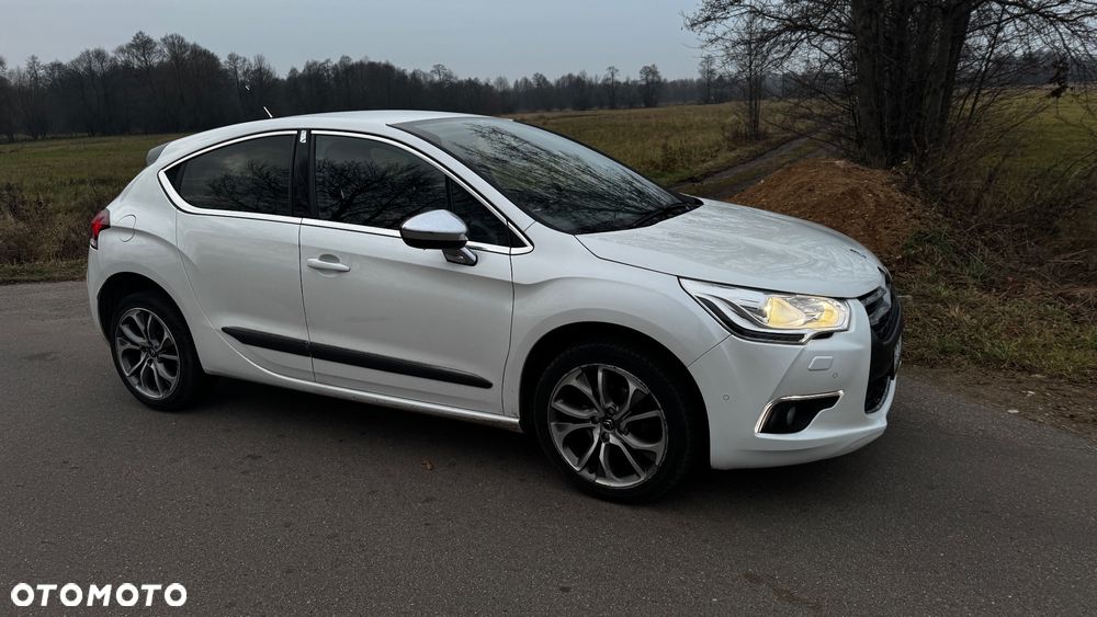 Citroën DS4 HDi 110 SoChic - 4