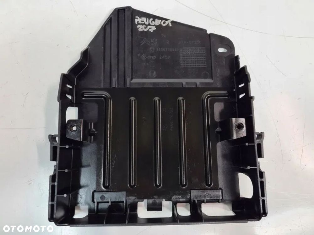 PODSTAWA OBUDOWA KOMPUTERA PEUGEOT 207 THP - 1