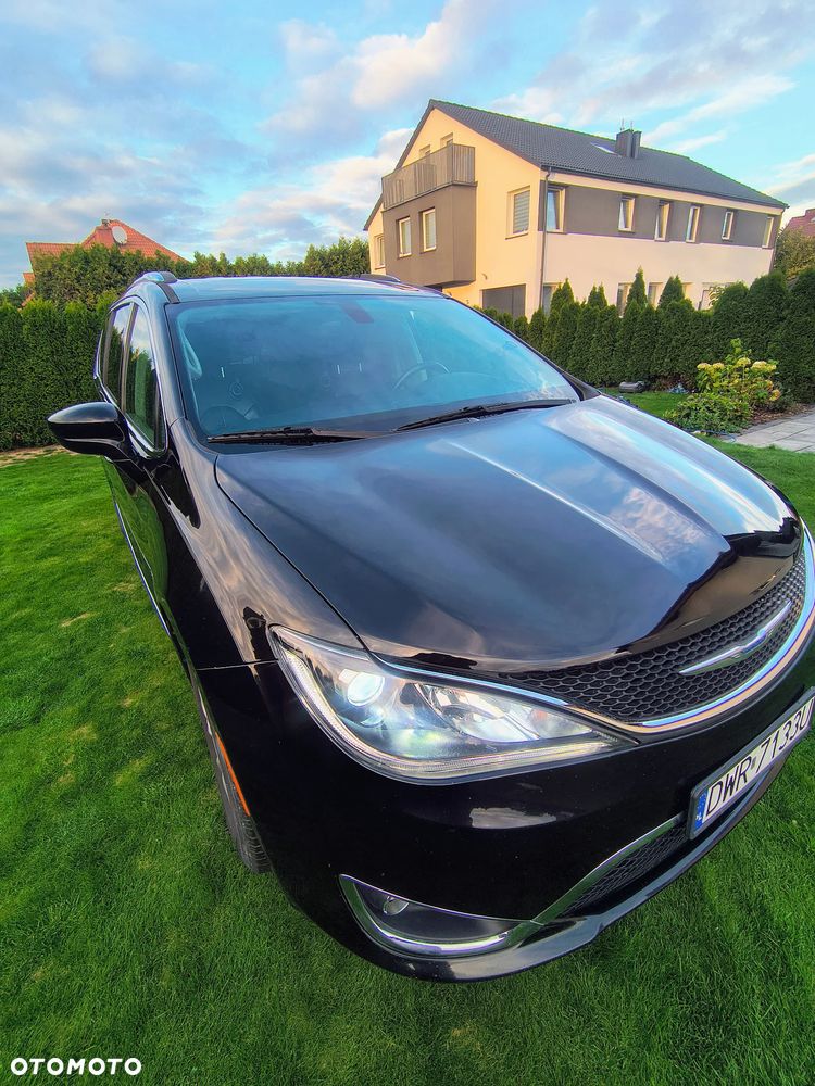 Chrysler Pacifica - 10