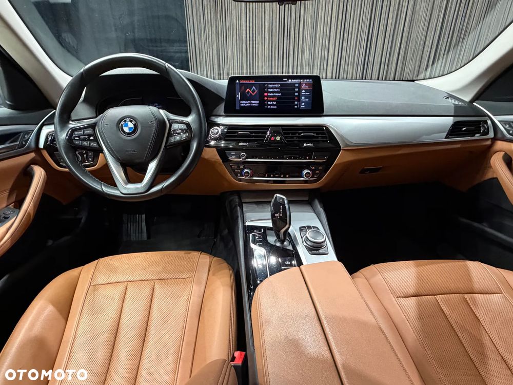BMW Seria 5 520d xDrive - 7