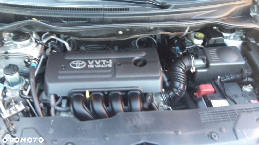 AVENSIS T22 1,6 VVT-I OSŁONA POKRYWA ROZRZĄDU - 2