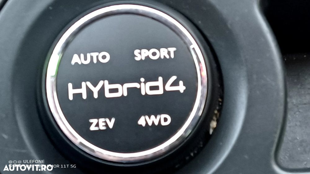 Peugeot 3008 Hybrid4 - 12