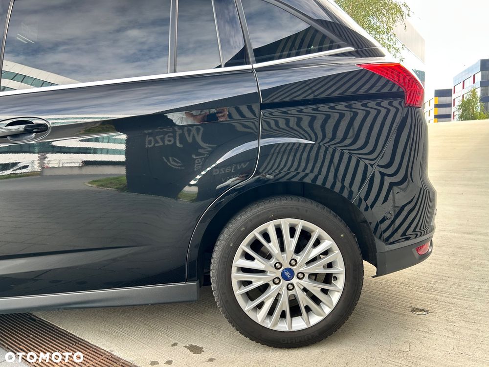 Ford Grand C-MAX - 36