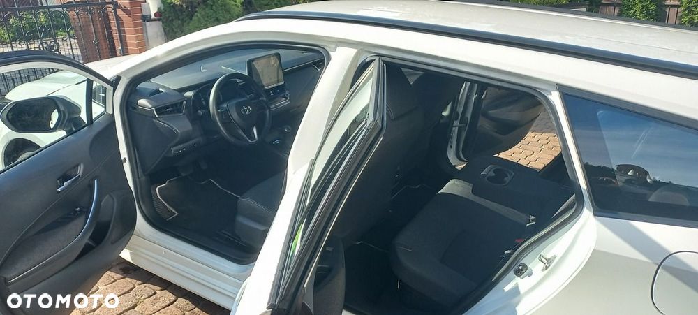 Toyota Corolla 1.8 Hybrid Comfort - 17