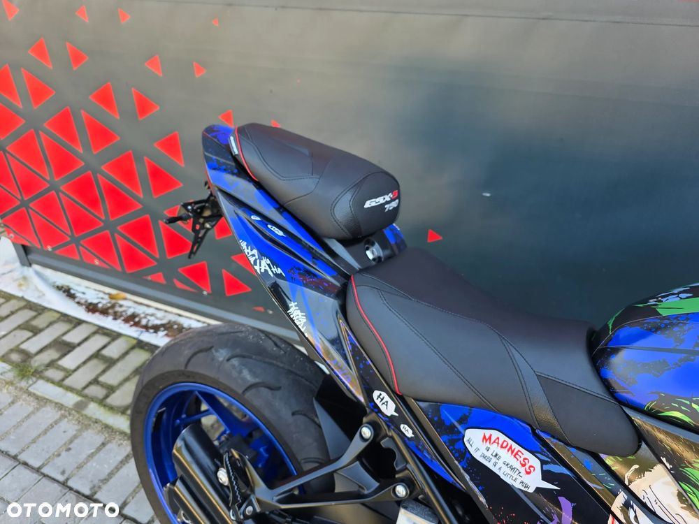 Suzuki GSX - 24