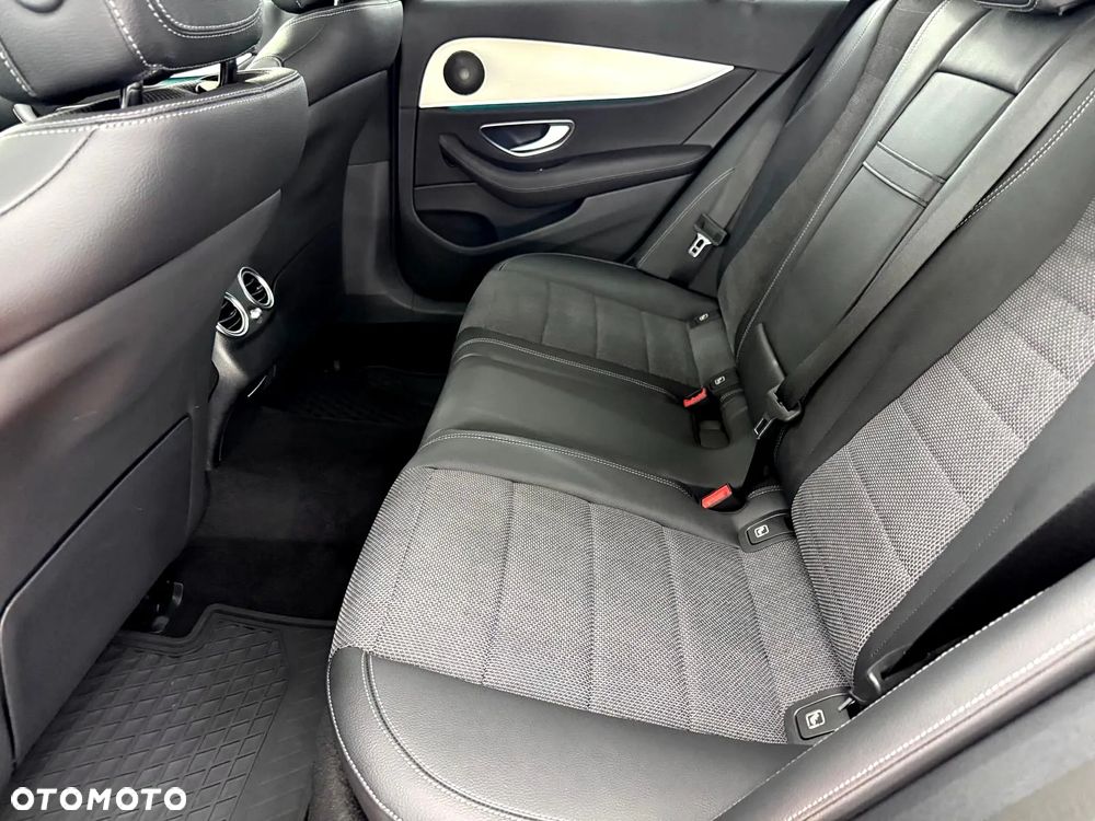 Mercedes-Benz Klasa E 300 de 4Matic 9G-TRONIC Avantgarde - 27