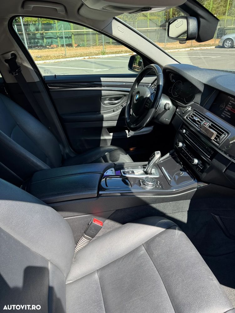 BMW Seria 5 520d xDrive AT - 12