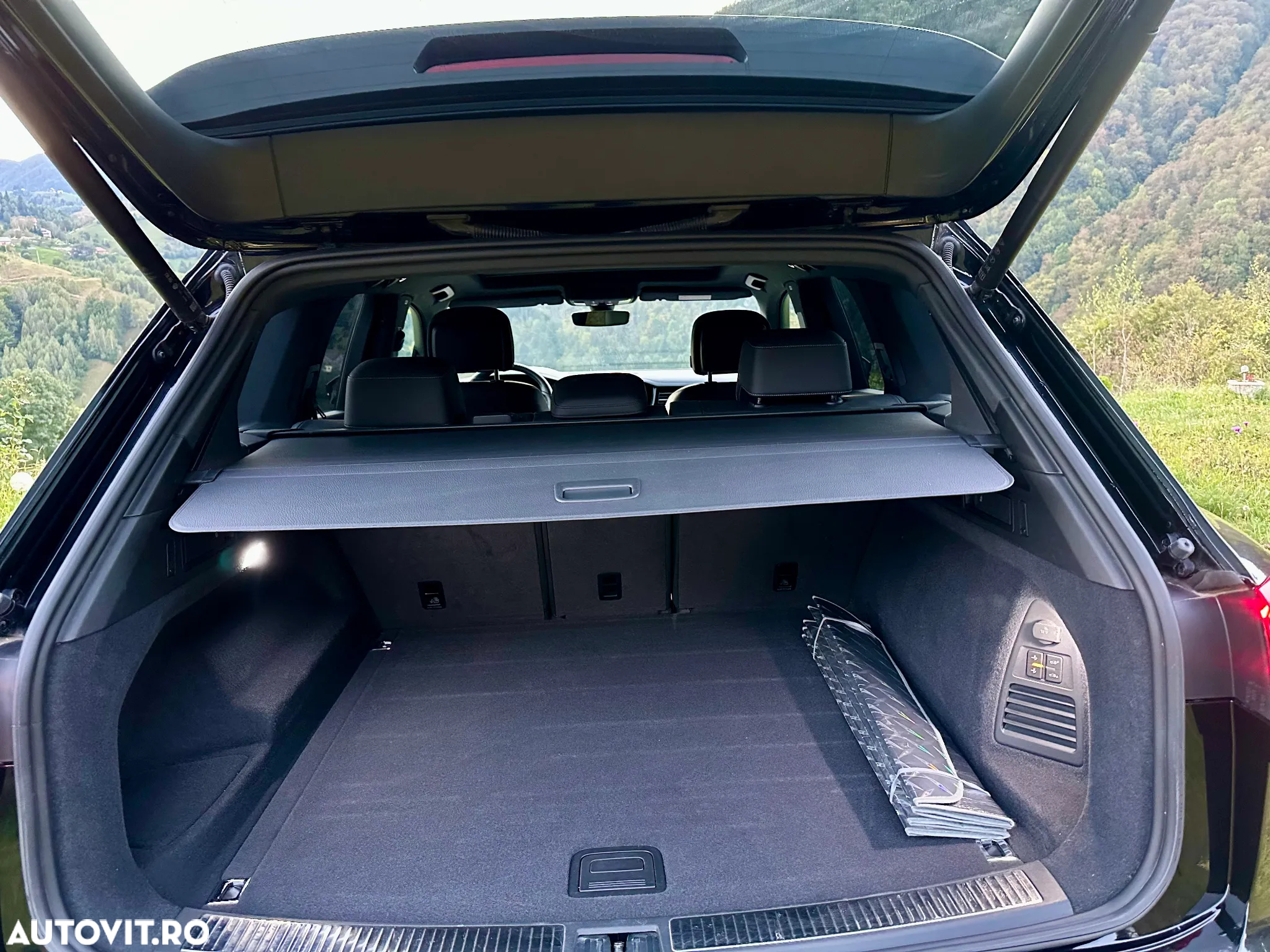Volkswagen Touareg V6 TDI R-Style - 12