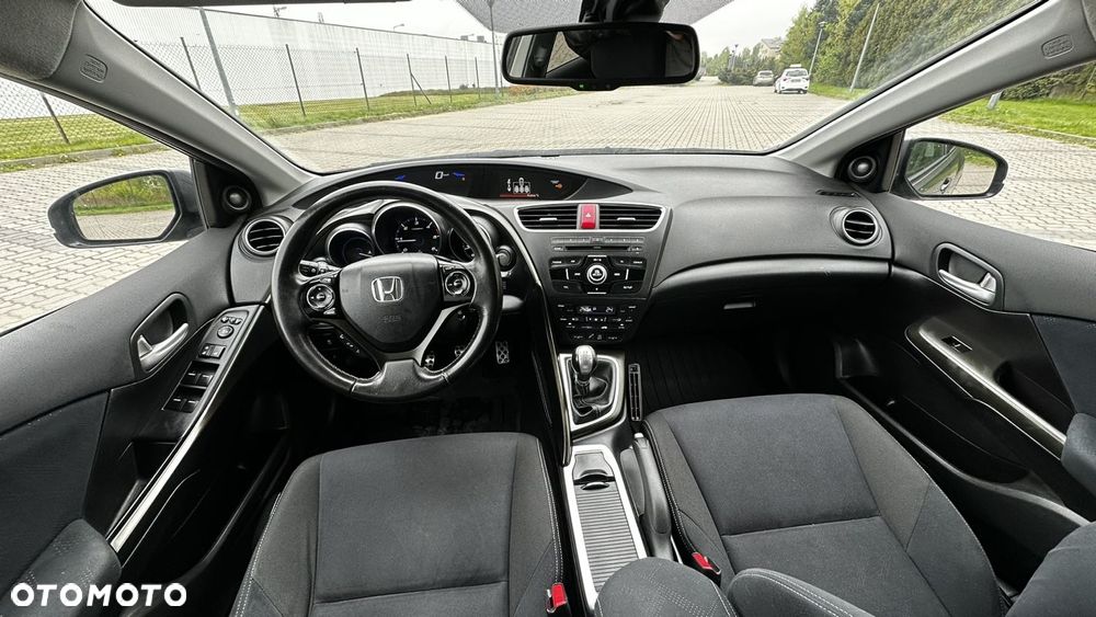 Honda Civic 1.6 i-DTEC Executive Black Edition - 25
