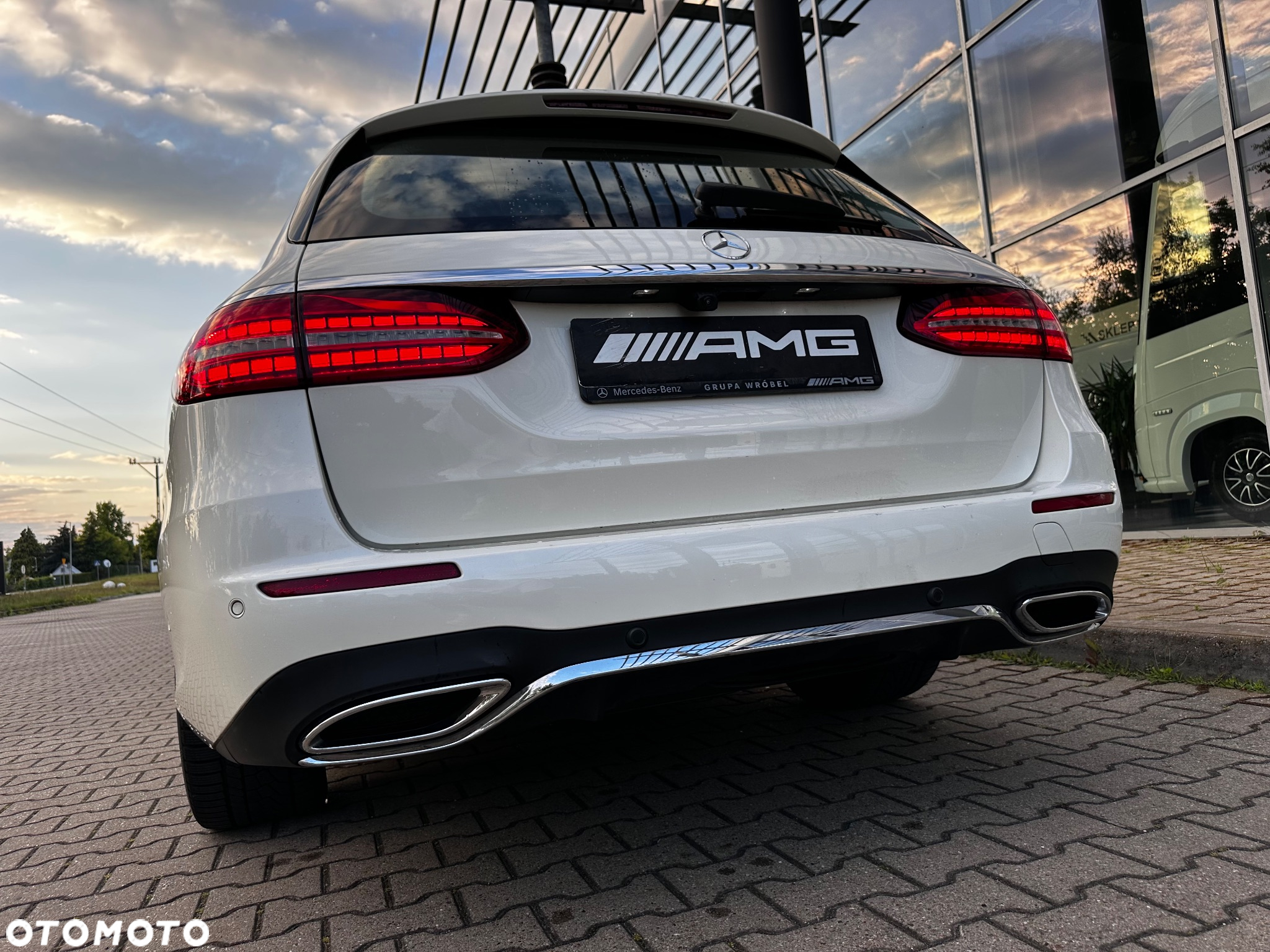 Mercedes-Benz Klasa E 220 d 4-Matic AMG/Avantgarde - 9
