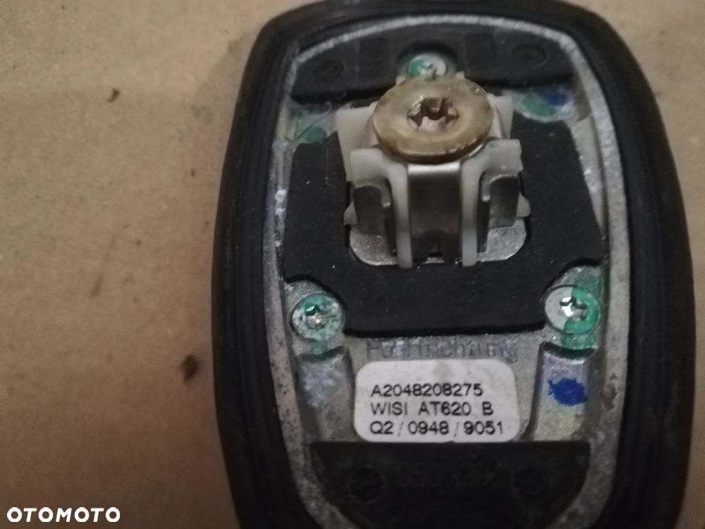 ANTENA DACHOWA GPS MERCEDES W204 2048208275 - 2