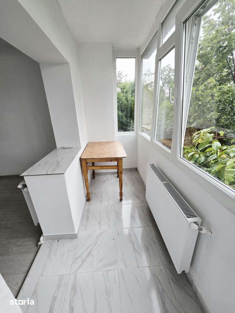 Apartament cu 2 camere decomandat Nicolina-Pizza Nico, Renovat, Etaj 2 — fotografia 3