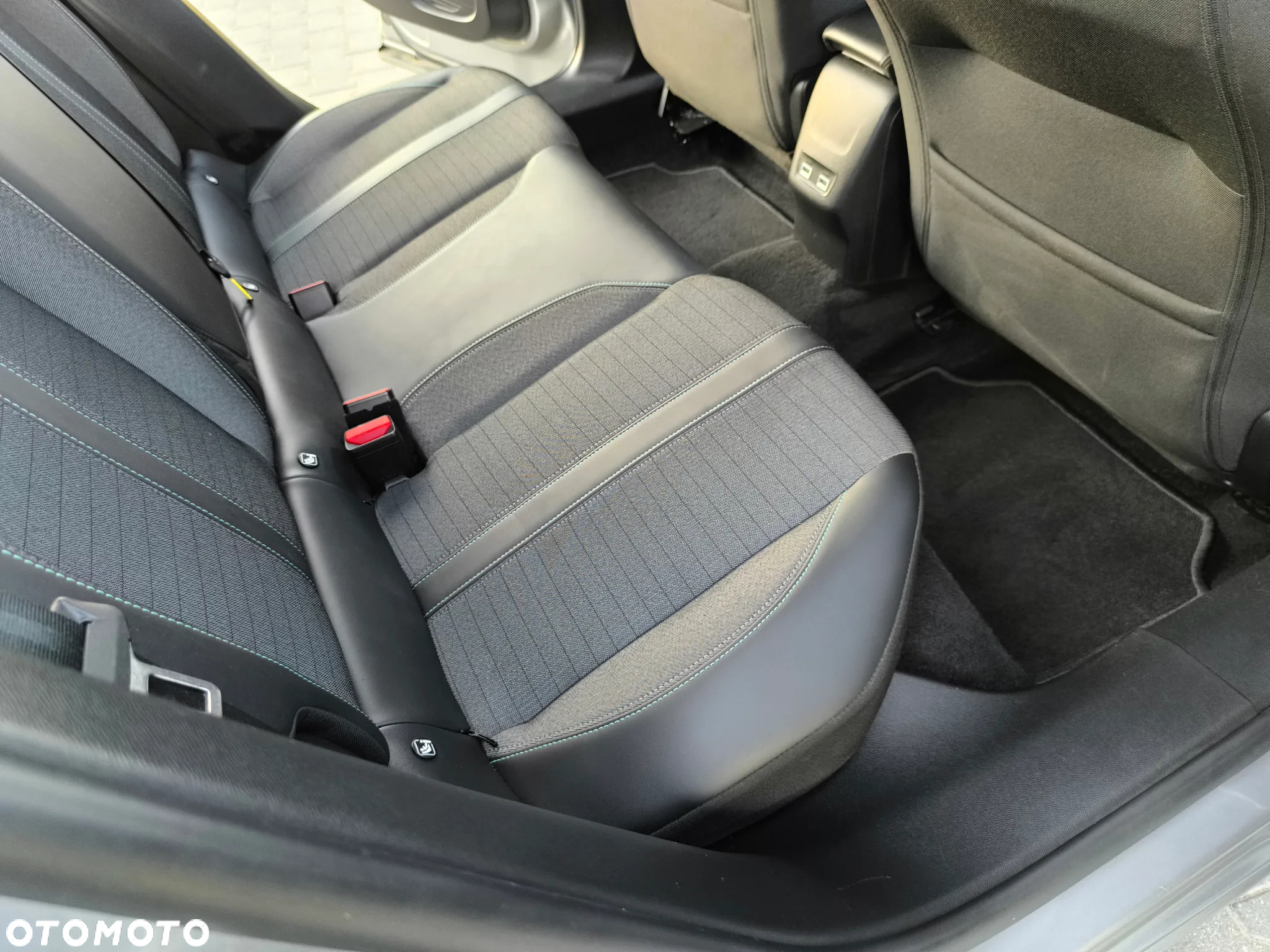 Peugeot 2008 e-2008 Allure Pack - 20