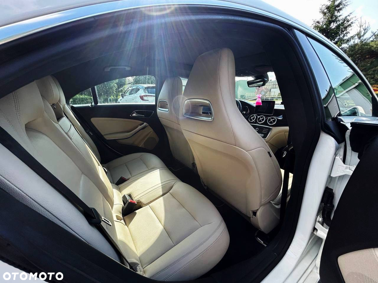 Mercedes-Benz CLA - 10