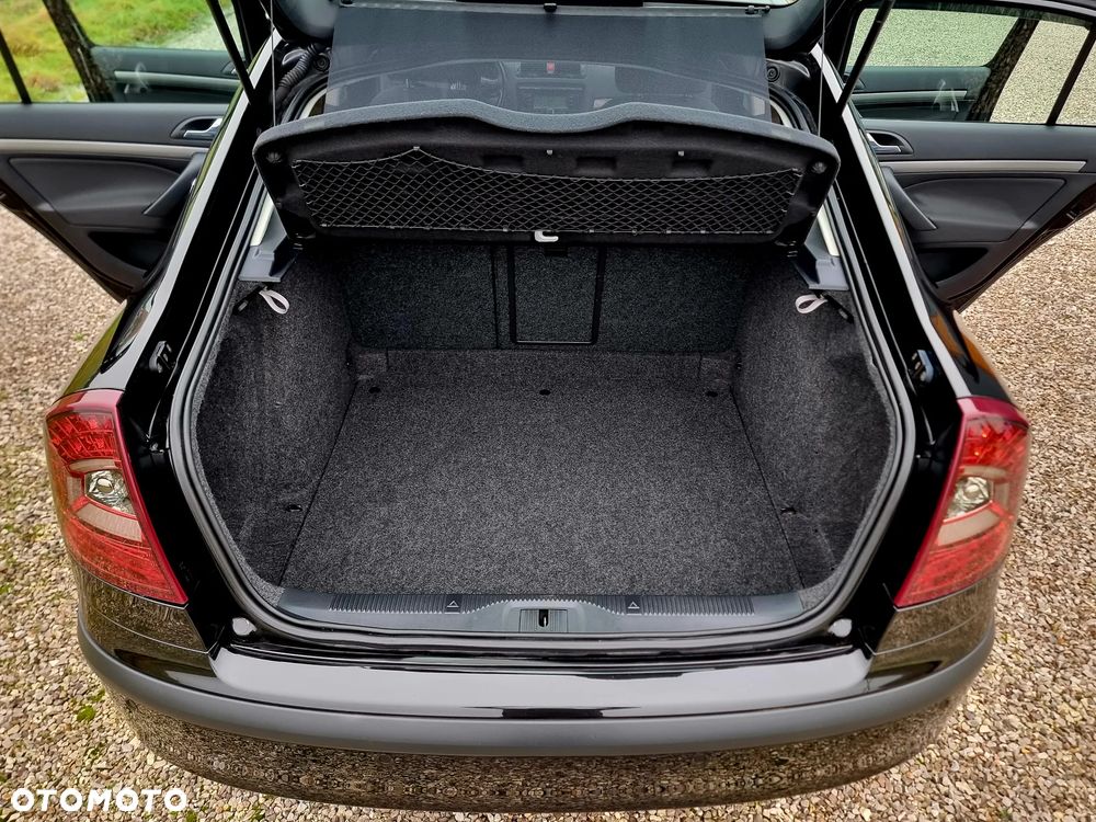 Skoda Octavia 1.6 Elegance - 33