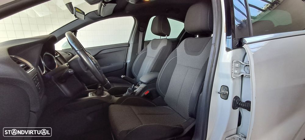 Citroën DS4 1.6 e-HDi So Chic - 8