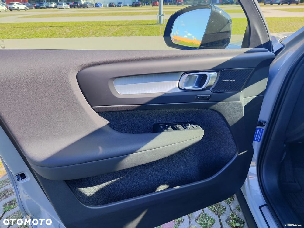 Volvo XC 40 B3 Plus Dark - 7