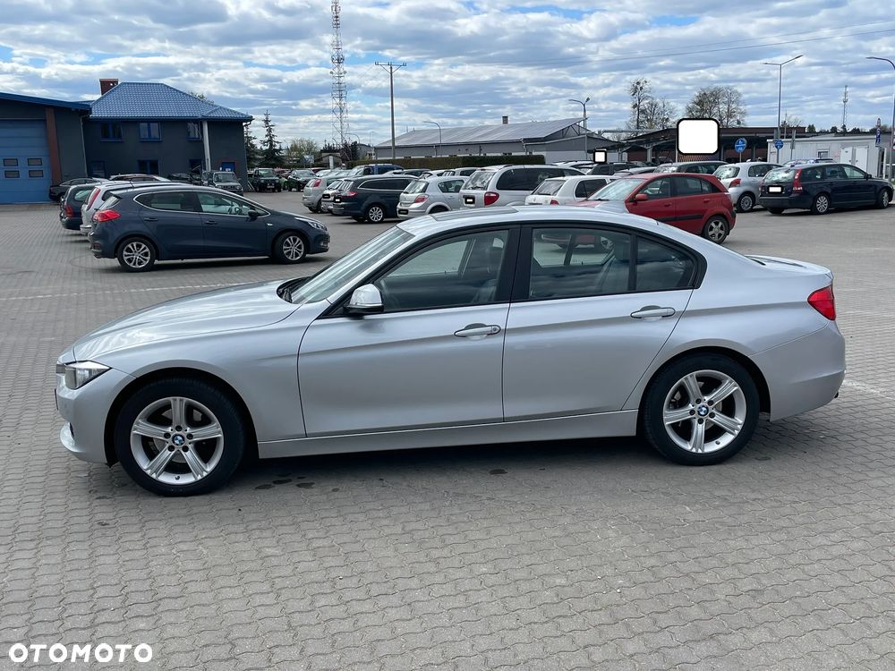 BMW Seria 3 328i xDrive Sport-Aut - 24