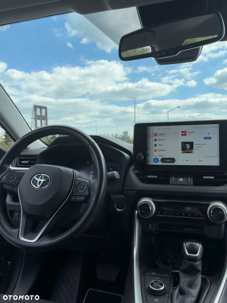 Toyota RAV4 - 6