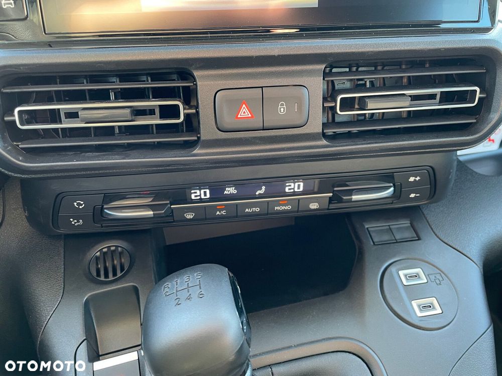 Opel Combo Cargo Combo Cargo Załogowy XL Diesel 102 KM Manual - 22