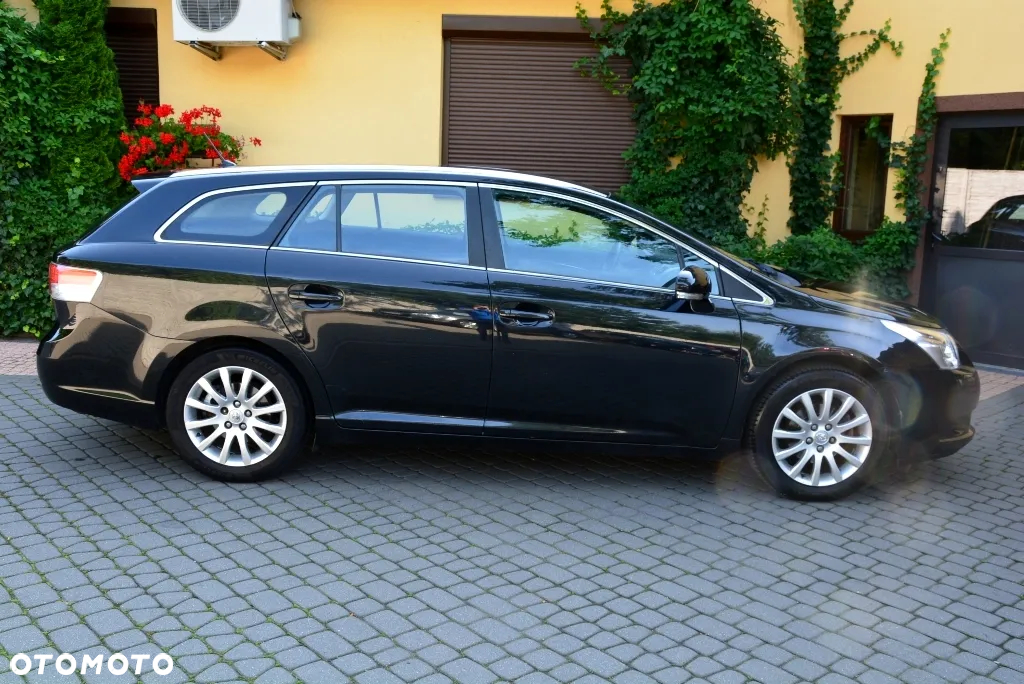 Toyota Avensis 1.8 Sol plus NAVI - 15