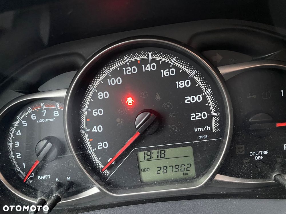 Toyota Yaris 1.33 Active - 10